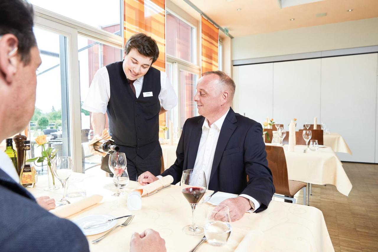Aramis Tagungs- Und Sporthotel Gäufelden エクステリア 写真
