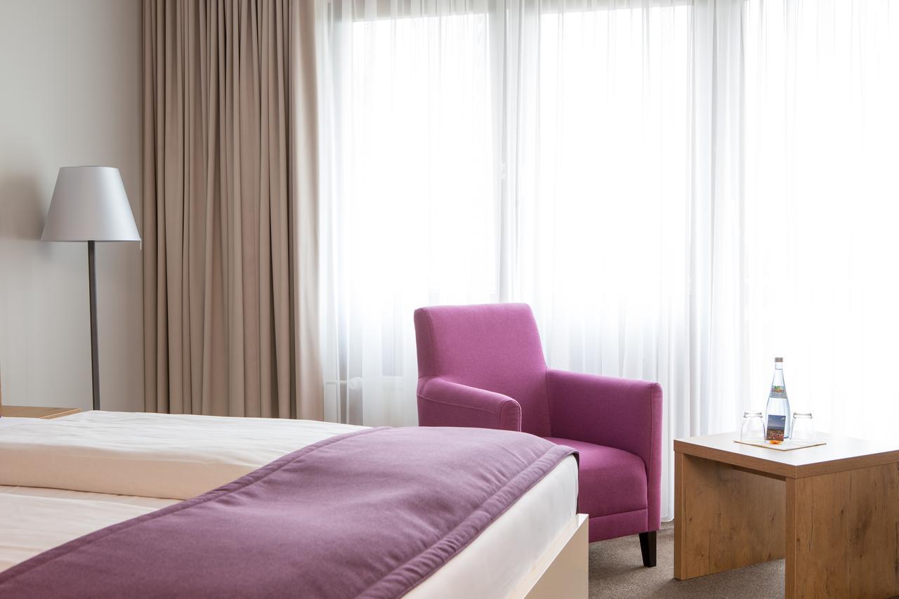 Aramis Tagungs- Und Sporthotel Gäufelden エクステリア 写真